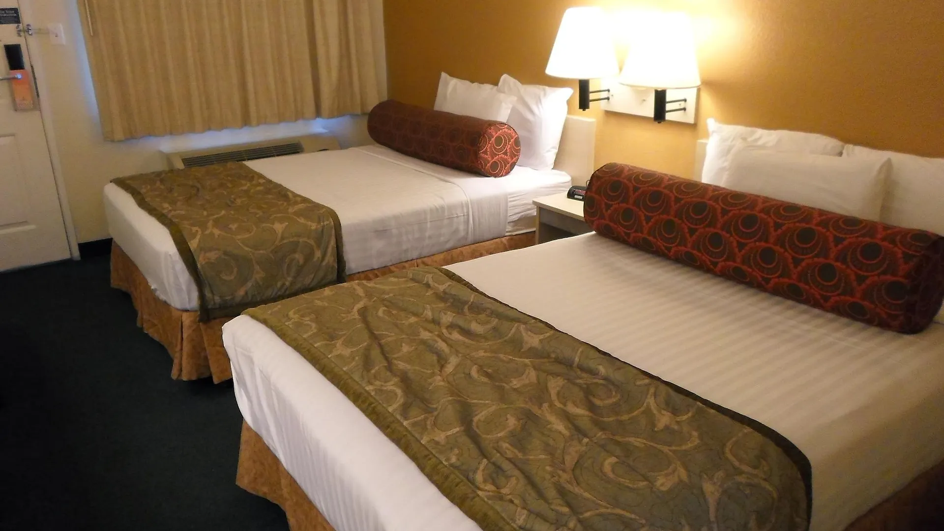 Howard Johnson By Wyndham Las Vegas Near The Strip